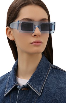 Женские солнцезащитные очки JACQUEMUS голубого цвета по цене 30900 руб., арт. LES LUNETTES S0LEIL SHADE 0F BLUE | Фото 2 Женские солнцезащитные очки JACQUEMUS голубого цвета, арт. LES LUNETTES S0LEIL SHADE 0F BLUE | Фото 2