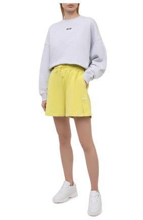 Женский хлопковый свитшот MSGM серого цвета по цене 15600 руб., арт. 3045MDM05 217297 | Фото 2 Женский хлопковый свитшот MSGM серого цвета, арт. 3045MDM05 217297 | Фото 2