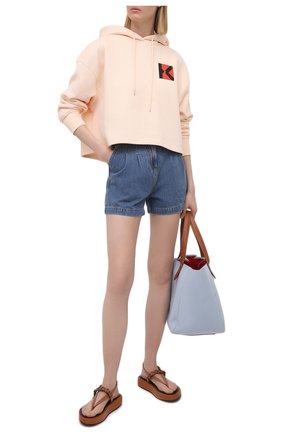 Женские джинсовые шорты MSGM синего цвета по цене 24900 руб., арт. 3041MDB42L 217280 | Фото 2 Женские джинсовые шорты MSGM синего цвета, арт. 3041MDB42L 217280 | Фото 2 (Материал внешний: Хлопок; Длина Ж (юбки, платья, шорты): Мини; Стили: Кэжуэл; Женское Кросс-КТ: Шорты-одежда; Кросс-КТ: Деним)