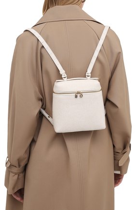 Женский рюкзак extra pocket LORO PIANA светло-бежевого цвета по цене 205500 руб., арт. FAL8244/AMIS | Фото 2 Женский рюкзак extra pocket LORO PIANA светло-бежевого цвета, арт. FAL8244/AMIS | Фото 2
