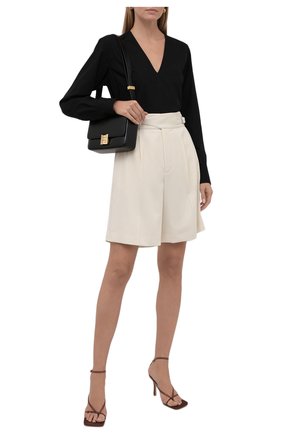 Женские шерстяные шорты RALPH LAUREN кремвого цвета по цене 68850 руб., арт. 290840159 | Фото 2 Женские шерстяные шорты RALPH LAUREN кремвого цвета, арт. 290840159 | Фото 2 (Длина Ж (юбки, платья, шорты): Мини; Материал подклада: Шелк; Материал внешний: Шерсть; Кросс-КТ: Широкие; Женское Кросс-КТ: Шорты-одежда; Стили: Кэжуэл)