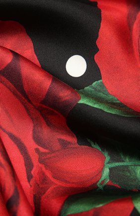 Женский шелковый платок DOLCE & GABBANA красного цвета по цене 31100 руб., арт. FN090R/GDW85 | Фото 2 Женский шелковый платок DOLCE & GABBANA красного цвета, арт. FN090R/GDW85 | Фото 2