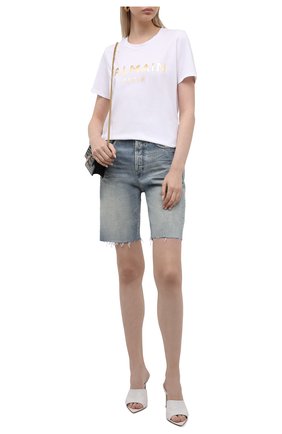 Женская хлопковая футболка BALMAIN белого цвета по цене 24250 руб., арт. VF0EF000/B020 | Фото 2 Женская хлопковая футболка BALMAIN белого цвета, арт. VF0EF000/B020 | Фото 2 (Рукава: Короткие; Длина (для топов): Стандартные; Материал внешний: Хлопок; Женское Кросс-КТ: Футболка-одежда; Принт: С принтом; Стили: Гламурный)