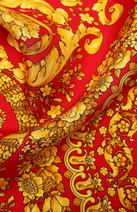 Женский шелковый платок VERSACE красного цвета по цене 24600 руб., арт. IF07001/IT03057 | Фото 2 Женский шелковый платок VERSACE красного цвета, арт. IF07001/IT03057 | Фото 2
