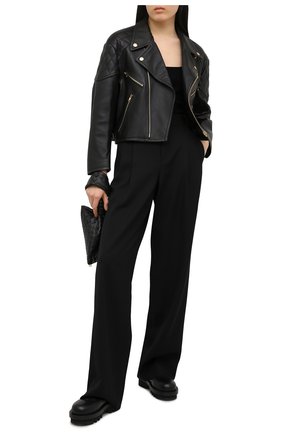 Женский хлопковая майка BALMAIN черного цвета по цене 24250 руб., арт. VF0AG020/J133 | Фото 2 Женский хлопковая майка BALMAIN черного цвета, арт. VF0AG020/J133 | Фото 2 (Материал внешний: Хлопок; Длина (для топов): Стандартные; Стили: Спорт-шик; Женское Кросс-КТ: Майка-одежда; Рукава: Без рукавов; Принт: Без принта; Кросс-КТ: без рукавов)