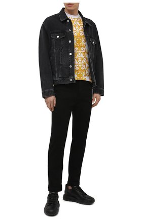 Мужские джинсы VERSACE JEANS COUTURE черного цвета по цене 17450 руб., арт. A2GWA0R0-WUP513/60366 | Фото 2 Мужские джинсы VERSACE JEANS COUTURE черного цвета, арт. A2GWA0R0-WUP513/60366 | Фото 2