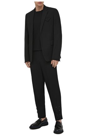 Мужские шерстяные брюки YOHJI YAMAMOTO черного цвета по цене 93000 руб., арт. HD-P18-100 | Фото 2 Мужские шерстяные брюки YOHJI YAMAMOTO черного цвета, арт. HD-P18-100 | Фото 2 (Длина (брюки, джинсы): Стандартные; Материал внешний: Шерсть; Случай: Повседневный; Материал подклада: Купро; Стили: Минимализм)