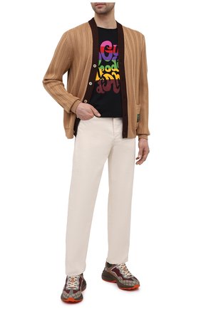 Мужской шерстяной кардиган GUCCI бежевого цвета по цене 97200 руб., арт. 646809/XKBQT | Фото 2 Мужской шерстяной кардиган GUCCI бежевого цвета, арт. 646809/XKBQT | Фото 2