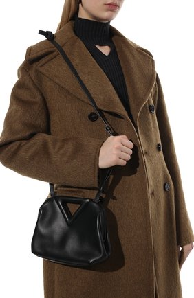 Женская сумка point small BOTTEGA VENETA черного цвета по цене 215000 руб., арт. 658476/VCP40 | Фото 2 Женская сумка point small BOTTEGA VENETA черного цвета, арт. 658476/VCP40 | Фото 2 (Сумки-технические: Сумки top-handle; Материал: Натуральная кожа; Региональные ограничения белый список (Axapta Mercury): RU; Ремень/цепочка: На ремешке; Размер: small)