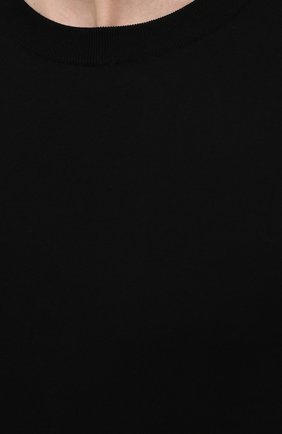 Мужской джемпер из хлопка и шелка BRIONI черного цвета, арт. UMR00L/P0K86 | Фото 5 (Мужское Кросс-КТ: Джемперы; Принт: Без принта; Рукава: Короткие; Длина (для топов): Стандартные; Региональные ограничения белый список (Axapta Mercury): RU; Материал внешний: Хлопок; Стили: Классический; Вырез: Круглый)