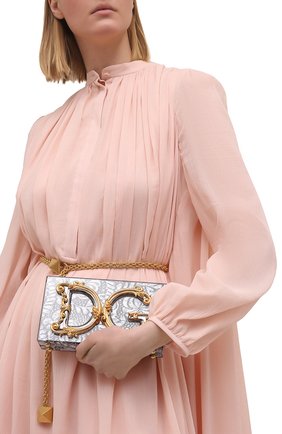Женская сумка dg girls DOLCE & GABBANA серебряного цвета по цене 213000 руб., арт. BB6942/A0001 | Фото 2 Женская сумка dg girls DOLCE & GABBANA серебряного цвета, арт. BB6942/A0001 | Фото 2 (Материал: Металл; Сумки-технические: Сумки через плечо; Ремень/цепочка: С цепочкой, На ремешке; Размер: mini; Женское Кросс-КТ: Вечерняя сумка)