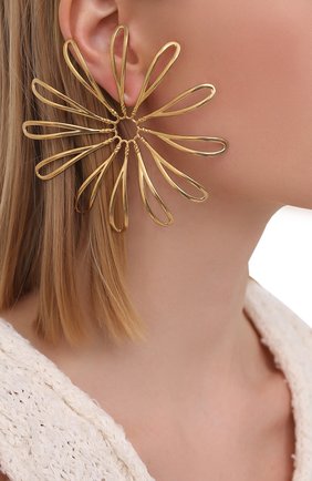 Женские серьги JACQUEMUS золотого цвета по цене 33400 руб., арт. 211JW11 | Фото 3 Женские серьги JACQUEMUS золотого цвета, арт. 211JW11 | Фото 3