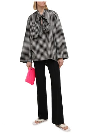 Женские текстильные шлепанцы brighton TOM FORD белого цвета по цене 76250 руб., арт. W2921N-TVE011 | Фото 2 Женские текстильные шлепанцы brighton TOM FORD белого цвета, арт. W2921N-TVE011 | Фото 2