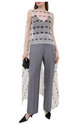 Женский шелковый топ DRIES VAN NOTEN черно-белого цвета по цене 84450 руб., арт. 211-10744-2085 | Фото 2 Женский шелковый топ DRIES VAN NOTEN черно-белого цвета, арт. 211-10744-2085 | Фото 2 (Материал внешний: Шелк; Длина (для топов): Удлиненные; Кросс-КТ: без рукавов; Рукава: Без рукавов; Стили: Бохо; Региональные ограничения белый список (Axapta Mercury): RU)