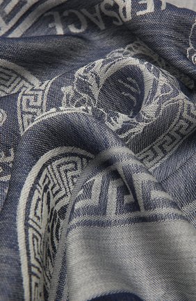Мужской шарф из шерсти и шелка VERSACE синего цвета по цене 44600 руб., арт. IF01401/1F01364 | Фото 2 Мужской шарф из шерсти и шелка VERSACE синего цвета, арт. IF01401/1F01364 | Фото 2 (Материал: Шелк, Шерсть, Текстиль; Кросс-КТ: шерсть, шелк)