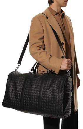 Мужская кожаная дорожная сумка BOTTEGA VENETA черного цвета по цене 485000 руб., арт. 650061/V0E51 | Фото 2 Мужская кожаная дорожная сумка BOTTEGA VENETA черного цвета, арт. 650061/V0E51 | Фото 2 (Материал: Натуральная кожа; Ремень/цепочка: На ремешке; Размер: large)