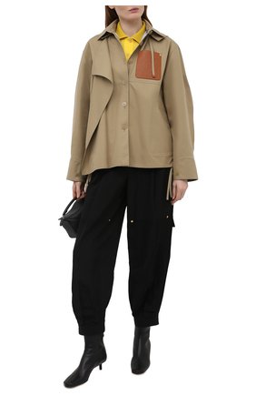 Женские брюки из вискозы и льна LOEWE черного цвета по цене 94500 руб., арт. S540Y04W07 | Фото 2 Женские брюки из вискозы и льна LOEWE черного цвета, арт. S540Y04W07 | Фото 2 (Длина (брюки, джинсы): Стандартные; Материал внешний: Вискоза, Лен; Стили: Спорт-шик; Женское Кросс-КТ: Брюки-одежда; Силуэт Ж (брюки и джинсы): Джоггеры; Региональные ограничения белый список (Axapta Mercury): RU)