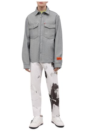 Мужская джинсовая рубашка HERON PRESTON серого цвета по цене 35400 руб., арт. HMYD007S21DEN0024700 | Фото 2 Мужская джинсовая рубашка HERON PRESTON серого цвета, арт. HMYD007S21DEN0024700 | Фото 2 (Материал внешний: Хлопок; Рукава: Длинные; Длина (для топов): Стандартные; Случай: Повседневный; Кросс-КТ: Деним; Стили: Гранж; Манжеты: На пуговицах; Воротник: Кент; Принт: Однотонные)