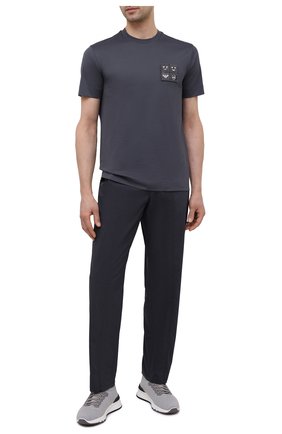 Мужские брюки EMPORIO ARMANI темно-синего цвета по цене 35250 руб., арт. A1P740/A1066 | Фото 2 Мужские брюки EMPORIO ARMANI темно-синего цвета, арт. A1P740/A1066 | Фото 2 (Материал внешний: Хлопок, Синтетический материал; Длина (брюки, джинсы): Стандартные; Случай: Повседневный; Стили: Кэжуэл)