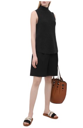 Женские шлепанцы CHLOÉ коричневого цвета по цене 31050 руб., арт. CHC21S188Q7 | Фото 2 Женские шлепанцы CHLOÉ коричневого цвета, арт. CHC21S188Q7 | Фото 2