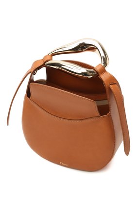 Женская сумка kiss CHLOÉ светло-коричневого цвета по цене 104000 руб., арт. CHC21US350E48 | Фото 4 Женская сумка kiss CHLOÉ светло-коричневого цвета, арт. CHC21US350E48 | Фото 4 (Сумки-технические: Сумки через плечо, Сумки top-handle; Материал: Натуральная кожа; Размер: mini; Ремень/цепочка: На ремешке)