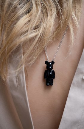 Женская кулон на цепочке bearbrick BACCARAT черного цвета по цене 41500 руб., арт. 2 814 117 | Фото 2 Женская кулон на цепочке bearbrick BACCARAT черного цвета, арт. 2 814 117 | Фото 2