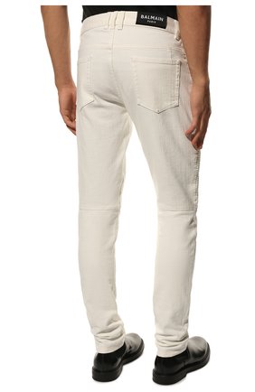 Мужские джинсы BALMAIN белого цвета, арт. VH0MG005/032D | Фото 4 (Силуэт М (брюки): Узкие; Кросс-КТ: Деним; Длина (брюки, джинсы): Стандартные; Стили: Гранж; Материал внешний: Хлопок)