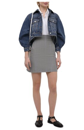 Женская юбка ALEXANDER MCQUEEN черно-белого цвета по цене 93200 руб., арт. 649810/QEACH | Фото 2 Женская юбка ALEXANDER MCQUEEN черно-белого цвета, арт. 649810/QEACH | Фото 2 (Длина Ж (юбки, платья, шорты): Мини; Материал подклада: Синтетический материал; Материал внешний: Хлопок, Синтетический материал; Женское Кросс-КТ: Юбка-одежда; Стили: Кэжуэл; Региональные ограничения белый список (Axapta Mercury): RU)
