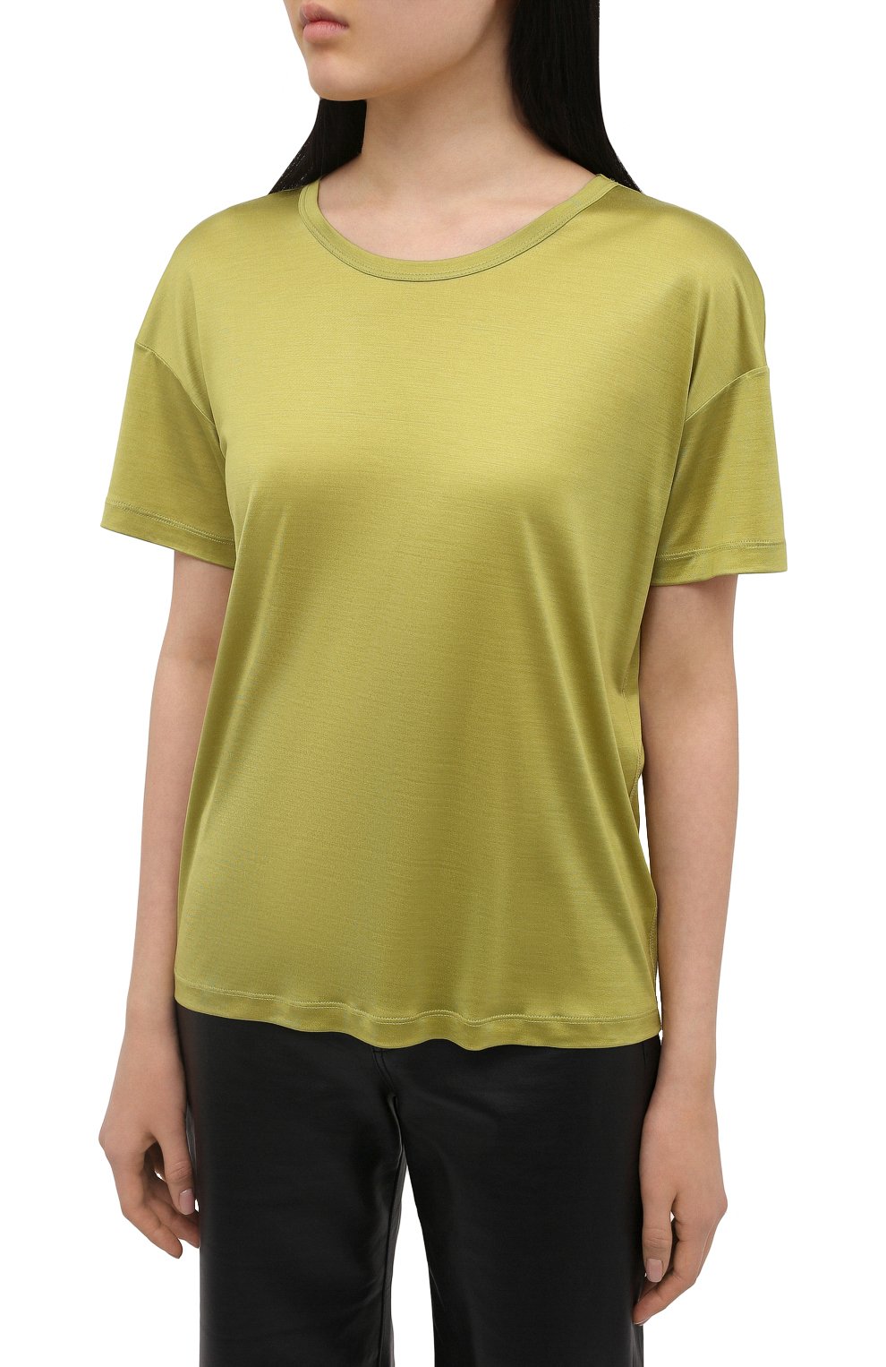 Женская шелковая футболка TOM FORD зеленого цвета, арт. TSJ383-FAX835 | Фото 3 (Материал внешний: Шелк; Принт: Без принта; Рукава: Короткие; Длина (для топов): Стандартные; Региональные ограничения белый список (Axapta Mercury): RU; Женское Кросс-КТ: Футболка-одежда; Стили: Кэжуэл)