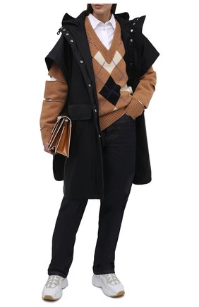 Женская кейп BURBERRY черного цвета по цене 72100 руб., арт. 8038393 | Фото 2 Женская кейп BURBERRY черного цвета, арт. 8038393 | Фото 2