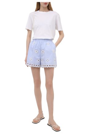 Женские хлопковые шорты REDVALENTINO голубого цвета по цене 38100 руб., арт. VR0RF00P/5T4 | Фото 2 Женские хлопковые шорты REDVALENTINO голубого цвета, арт. VR0RF00P/5T4 | Фото 2