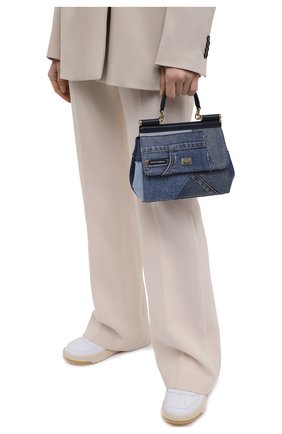 Женская сумка sicily small DOLCE & GABBANA синего цвета по цене 117500 руб., арт. BB6003/A0621 | Фото 2 Женская сумка sicily small DOLCE & GABBANA синего цвета, арт. BB6003/A0621 | Фото 2 (Материал: Натуральная кожа, Текстиль; Сумки-технические: Сумки top-handle, Сумки через плечо; Размер: small; Ремень/цепочка: На ремешке)