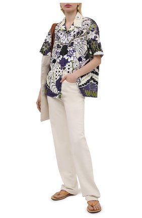 Женская хлопковая рубашка VALENTINO разноцветного цвета, арт. VB3AAA907A2 | Фото 2 (Материал внешний: Хлопок; Длина (для топов): Стандартные; Рукава: Короткие; Стили: Романтичный; Женское Кросс-КТ: Рубашка-одежда; Принт: С принтом; Региональные ограничения белый список (Axapta Mercury): RU)