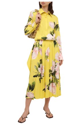 Женское шелковое платье VALENTINO желтого цвета по цене 433500 руб., арт. VB0VAVM66CY | Фото 2 Женское шелковое платье VALENTINO желтого цвета, арт. VB0VAVM66CY | Фото 2 (Длина Ж (юбки, платья, шорты): Миди; Рукава: Длинные; Материал внешний: Шелк; Стили: Романтичный; Женское Кросс-КТ: Платье-одежда, платье-рубашка; Случай: Повседневный)