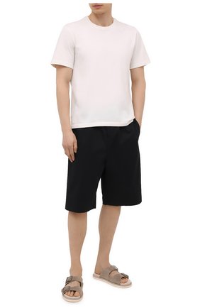 Мужские хлопковые шорты AMBUSH черного цвета по цене 33950 руб., арт. BMCB002S21FAB001 | Фото 2 Мужские хлопковые шорты AMBUSH черного цвета, арт. BMCB002S21FAB001 | Фото 2