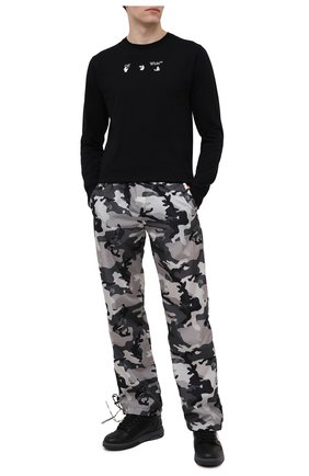 Мужские брюки OFF-WHITE серого цвета по цене 69400 руб., арт. 0MCJ008S21FAB001 | Фото 2 Мужские брюки OFF-WHITE серого цвета, арт. 0MCJ008S21FAB001 | Фото 2