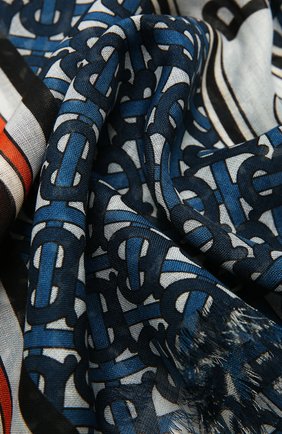 Женский шарф из шелка и шерсти BURBERRY голубого цвета по цене 29000 руб., арт. 8039622 | Фото 2 Женский шарф из шелка и шерсти BURBERRY голубого цвета, арт. 8039622 | Фото 2