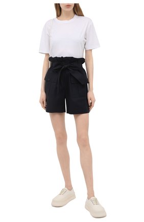 Женские хлопковые шорты EMPORIO ARMANI темно-синего цвета по цене 18350 руб., арт. 3K2P91/2N7VZ | Фото 2 Женские хлопковые шорты EMPORIO ARMANI темно-синего цвета, арт. 3K2P91/2N7VZ | Фото 2 (Материал внешний: Хлопок; Длина Ж (юбки, платья, шорты): Мини; Женское Кросс-КТ: Шорты-одежда; Стили: Кэжуэл)
