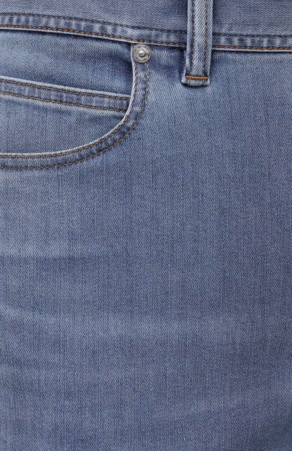 Мужские джинсы BRIONI голубого цвета, арт. SPPC0M/P0D07/CHAM0NIX | Фото 5 (Силуэт М (брюки): Прямые; Кросс-КТ: Деним; Длина (брюки, джинсы): Стандартные; Материал внешний: Хлопок, Деним; Стили: Кэжуэл)