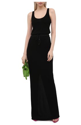 Женское платье из вискозы TOM FORD черного цвета по цене 173000 руб., арт. ABJ579-FAX779 | Фото 2 Женское платье из вискозы TOM FORD черного цвета, арт. ABJ579-FAX779 | Фото 2 (Стили: Спорт-шик; Длина Ж (юбки, платья, шорты): Макси; Материал внешний: Вискоза; Рукава: Без рукавов; Женское Кросс-КТ: Платье-одежда; Случай: Повседневный)
