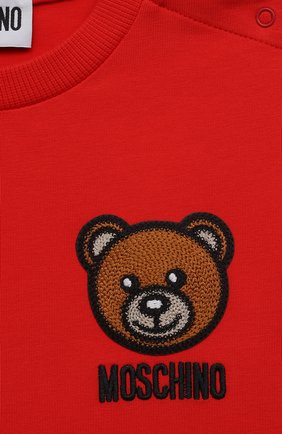 Детский хлопковая футболка MOSCHINO красного цвета по цене 6180 руб., арт. MUM02E/LBA10 | Фото 3 Детский хлопковая футболка MOSCHINO красного цвета, арт. MUM02E/LBA10 | Фото 3