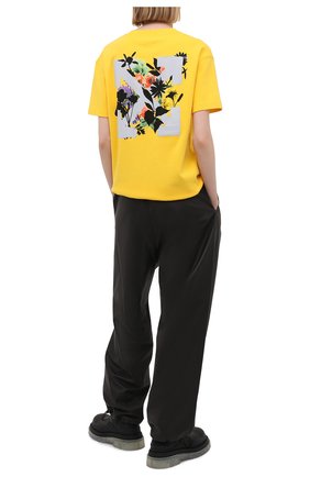 Женская хлопковая футболка OFF-WHITE желтого цвета по цене 25500 руб., арт. 0WAA089S21JER001 | Фото 2 Женская хлопковая футболка OFF-WHITE желтого цвета, арт. 0WAA089S21JER001 | Фото 2