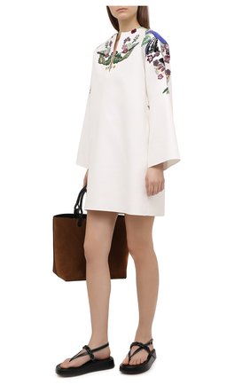 Женское хлопковое платье VALENTINO белого цвета по цене 382500 руб., арт. VB3VAV1275Y | Фото 2 Женское хлопковое платье VALENTINO белого цвета, арт. VB3VAV1275Y | Фото 2