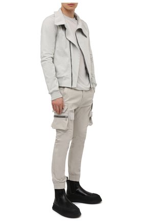 Мужские хлопковые джоггеры RICK OWENS светло-серого цвета по цене 74900 руб., арт. RU21S6396/TE | Фото 2 Мужские хлопковые джоггеры RICK OWENS светло-серого цвета, арт. RU21S6396/TE | Фото 2