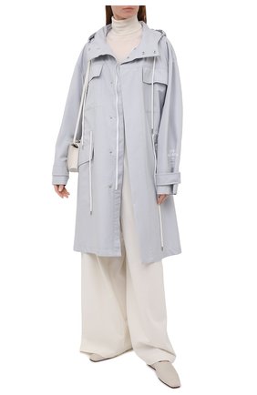 Женский плащ STELLA MCCARTNEY серого цвета по цене 131000 руб., арт. 602984/S0N04 | Фото 2 Женский плащ STELLA MCCARTNEY серого цвета, арт. 602984/S0N04 | Фото 2 (Материал внешний: Хлопок, Синтетический материал; Рукава: Длинные; Длина (верхняя одежда): До колена; Стили: Спорт-шик; Кросс-КТ: дождевики)
