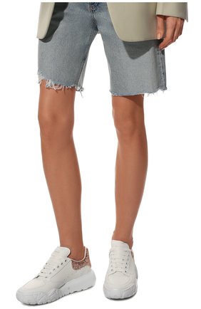 Женские кожаные кроссовки ALEXANDER MCQUEEN белого цвета по цене 39300 руб., арт. 657566/WIA92 | Фото 2 Женские кожаные кроссовки ALEXANDER MCQUEEN белого цвета, арт. 657566/WIA92 | Фото 2