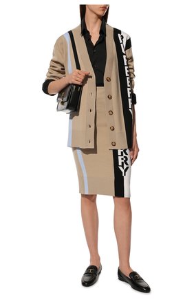 Женская шерстяная юбка BURBERRY бежевого цвета по цене 53100 руб., арт. 8039183 | Фото 2 Женская шерстяная юбка BURBERRY бежевого цвета, арт. 8039183 | Фото 2 (Материал внешний: Шерсть; Длина Ж (юбки, платья, шорты): До колена; Стили: Спорт-шик; Женское Кросс-КТ: Юбка-одежда; Кросс-КТ: Трикотаж)