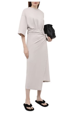 Женское хлопковое платье BALENCIAGA светло-серого цвета по цене 99500 руб., арт. 659078/THV50 | Фото 2 Женское хлопковое платье BALENCIAGA светло-серого цвета, арт. 659078/THV50 | Фото 2