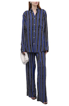 Женская рубашка из вискозы BALENCIAGA синего цвета по цене 105500 руб., арт. 658956/TKL32 | Фото 2 Женская рубашка из вискозы BALENCIAGA синего цвета, арт. 658956/TKL32 | Фото 2 (Рукава: Длинные; Женское Кросс-КТ: Рубашка-одежда; Принт: Полоска, С принтом; Стили: Гламурный; Длина (для топов): Удлиненные; Материал внешний: Вискоза)