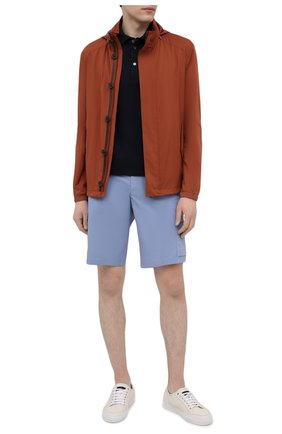 Мужские хлопковые шорты BRIONI голубого цвета по цене 72350 руб., арт. RPAJ0L/P0008/RANGIR0A | Фото 2 Мужские хлопковые шорты BRIONI голубого цвета, арт. RPAJ0L/P0008/RANGIR0A | Фото 2 (Длина Шорты М: До колена; Материал внешний: Хлопок; Мужское Кросс-КТ: Шорты-одежда; Стили: Кэжуэл; Принт: Без принта; Региональные ограничения белый список (Axapta Mercury): RU; Силуэт М (брюки): Карго; Случай: Повседневный)